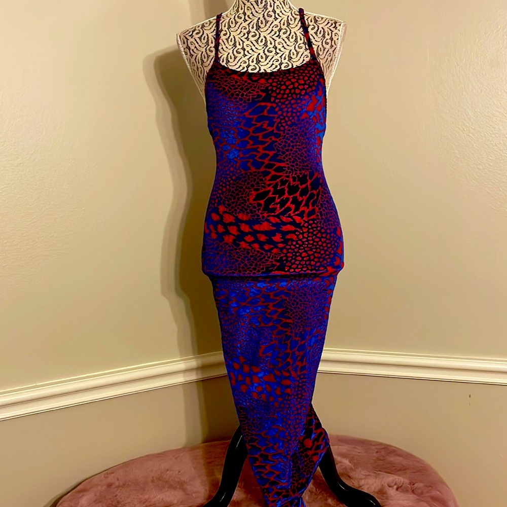 Thin blue dress with red accents